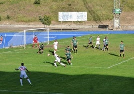 Imagen del partido de la pasada jornada en Jerez de los Caballeros.