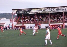 Imagen de archivo de un partido del fútbol en el Manuel Ruiz.