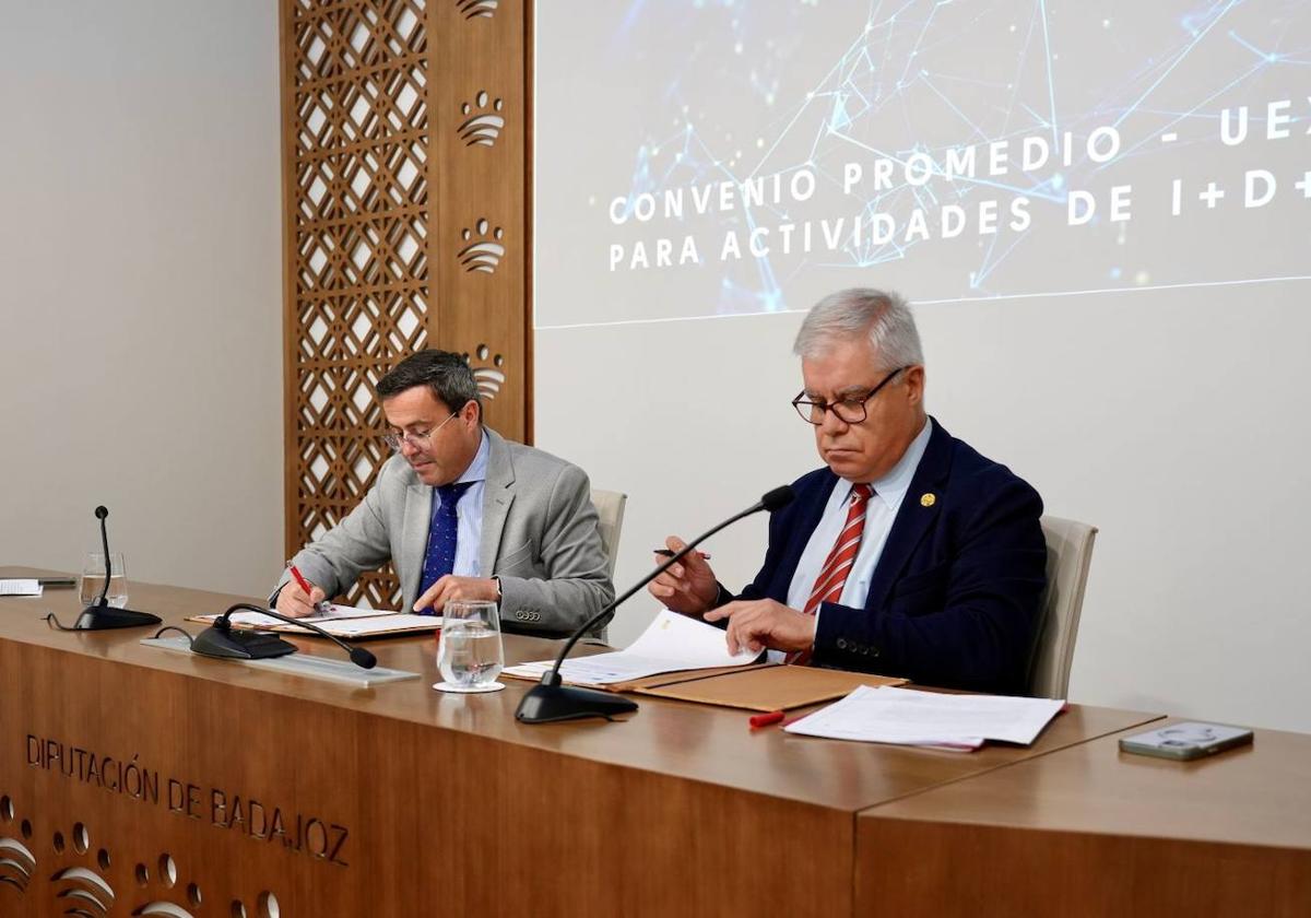 Promedio firma un convenio de colaboración con la UEx para modernizar el ciclo integral del agua