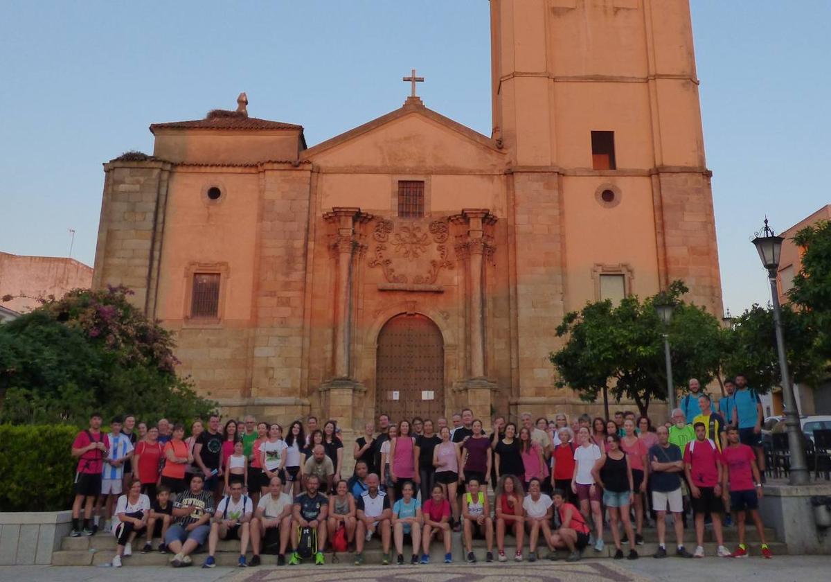 Buena participación, en la ruta senderista nocturna «Bajo las Estrellas»