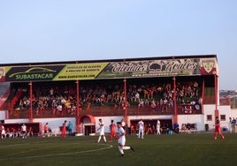 Imagen de un partido en el Manuel Ruiz.