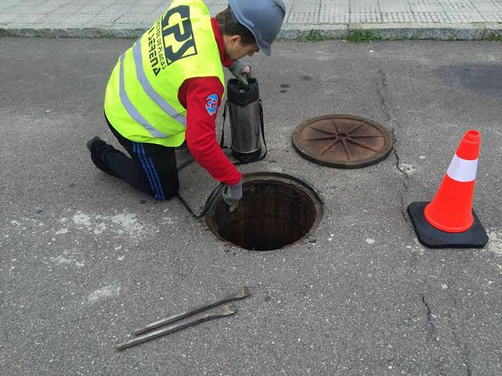 El Ayuntamiento inicia una campaña de desratización y desinsectación en la red de alcantarillado de toda la población