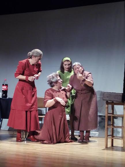 La compañía Serena Teatral pone en escena este viernes la obra ‘Con los pies sangrantes’