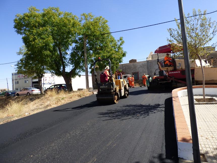 El Ayuntamiento mejora el asfaltado en once calles de la localidad