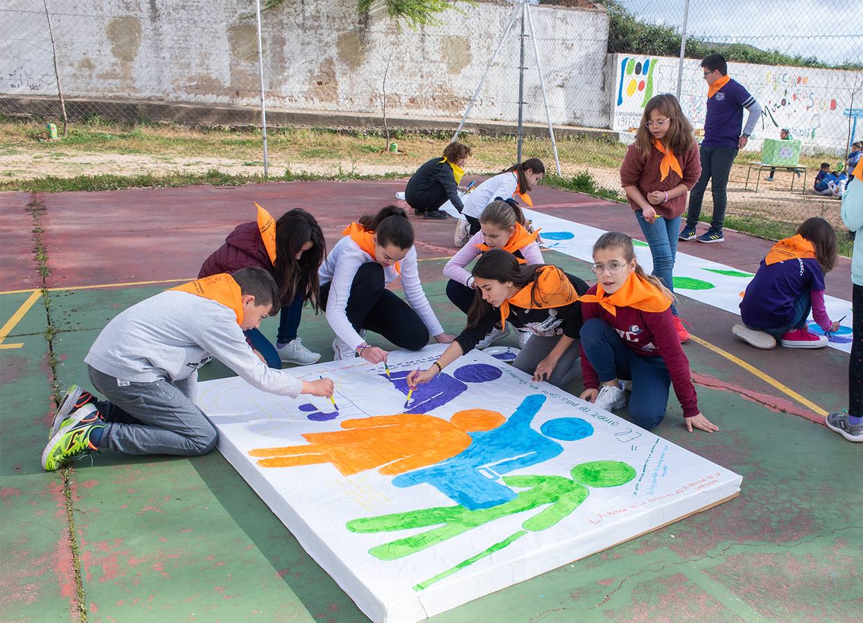 Alumnos participando en los talleres