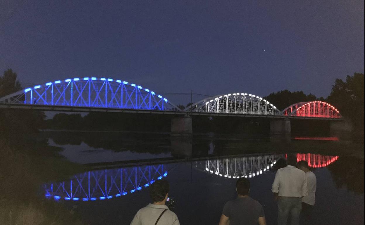 Puente de Hierro con la nueva iluminación