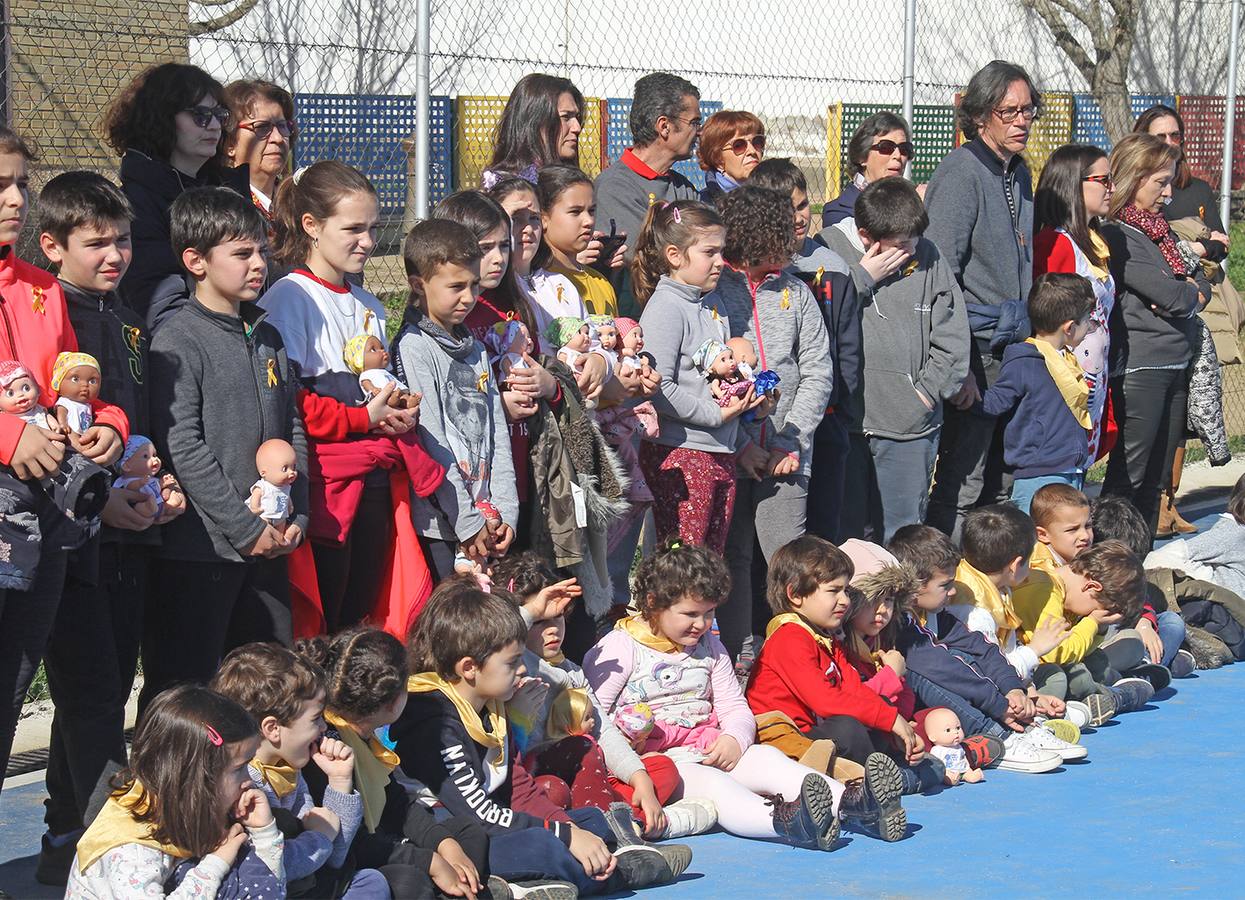 Los alumnos celebrando este día con los Baby Pelones