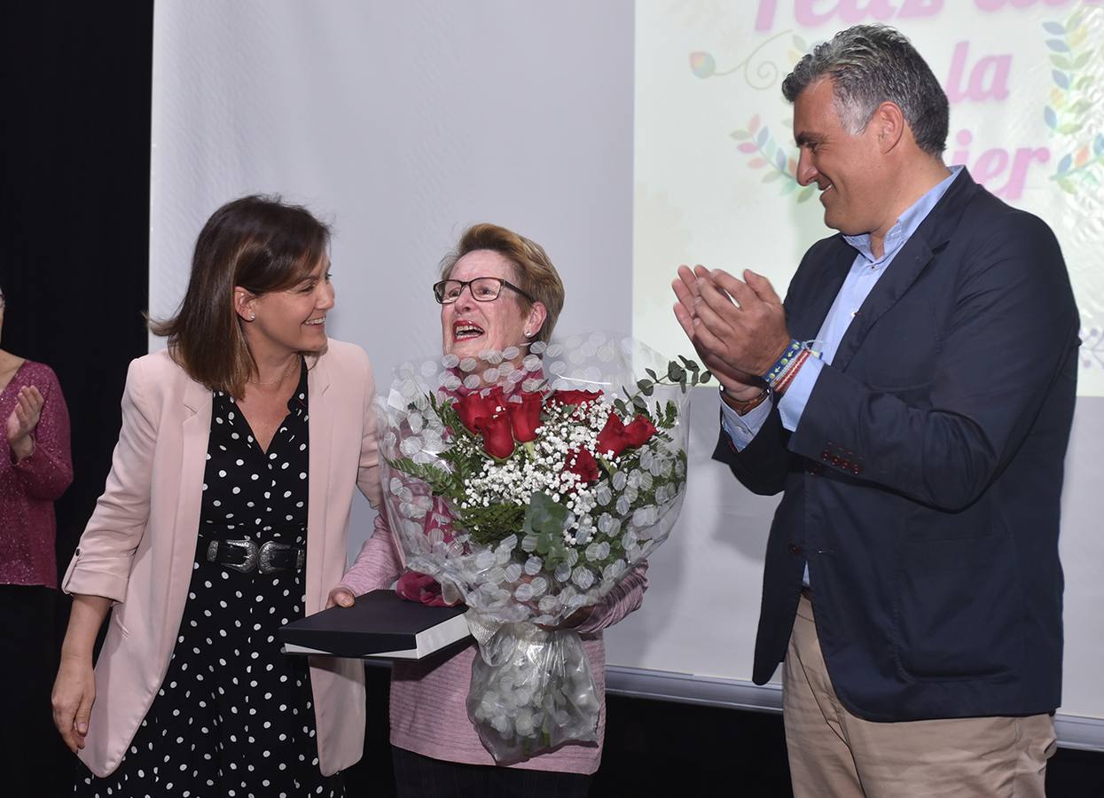 Valentina Colo emocionada con José Manuel García Ballestero y Almudena Domingo