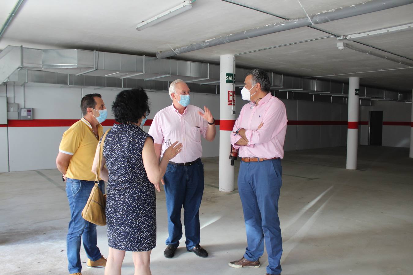 El edil de Obras y el alcalde, con el director y la gerente del Área de Salud