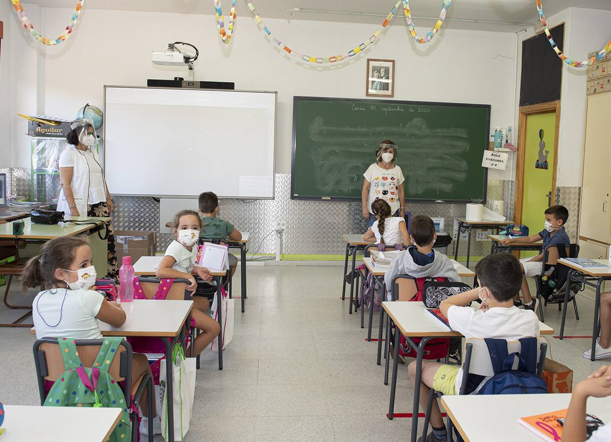 Alumnos en el primer día de clase