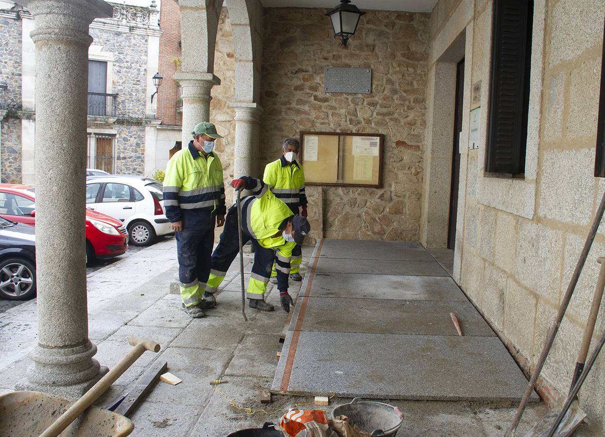 Operarios trabajando en la rampa