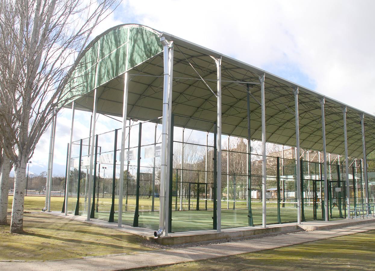 Pista de pádel del poliderpotivo municipal