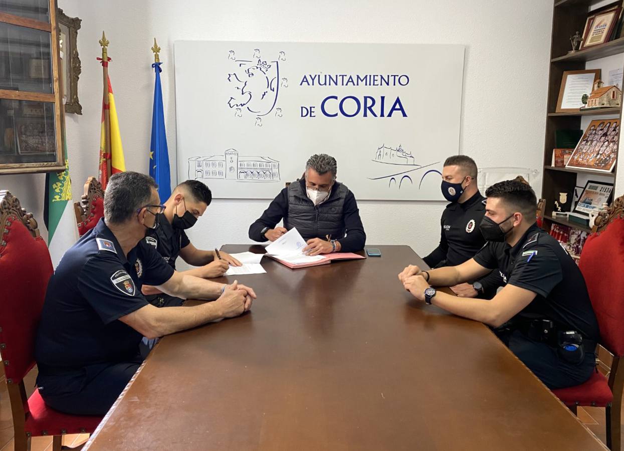 Coria cuenta con dos nuevos agentes de la Policía Local
