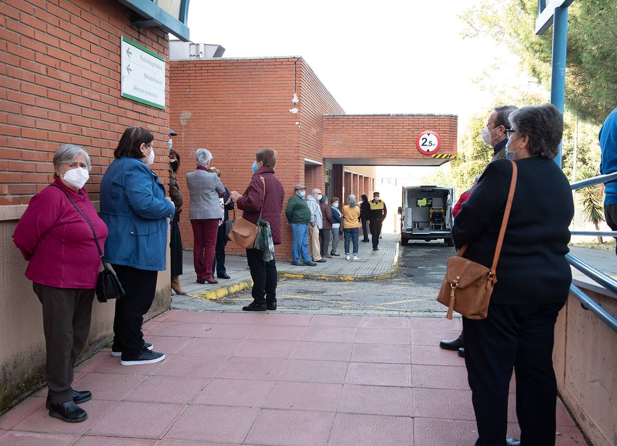 Colas para vacunación en el Hospital Ciudad de Coria