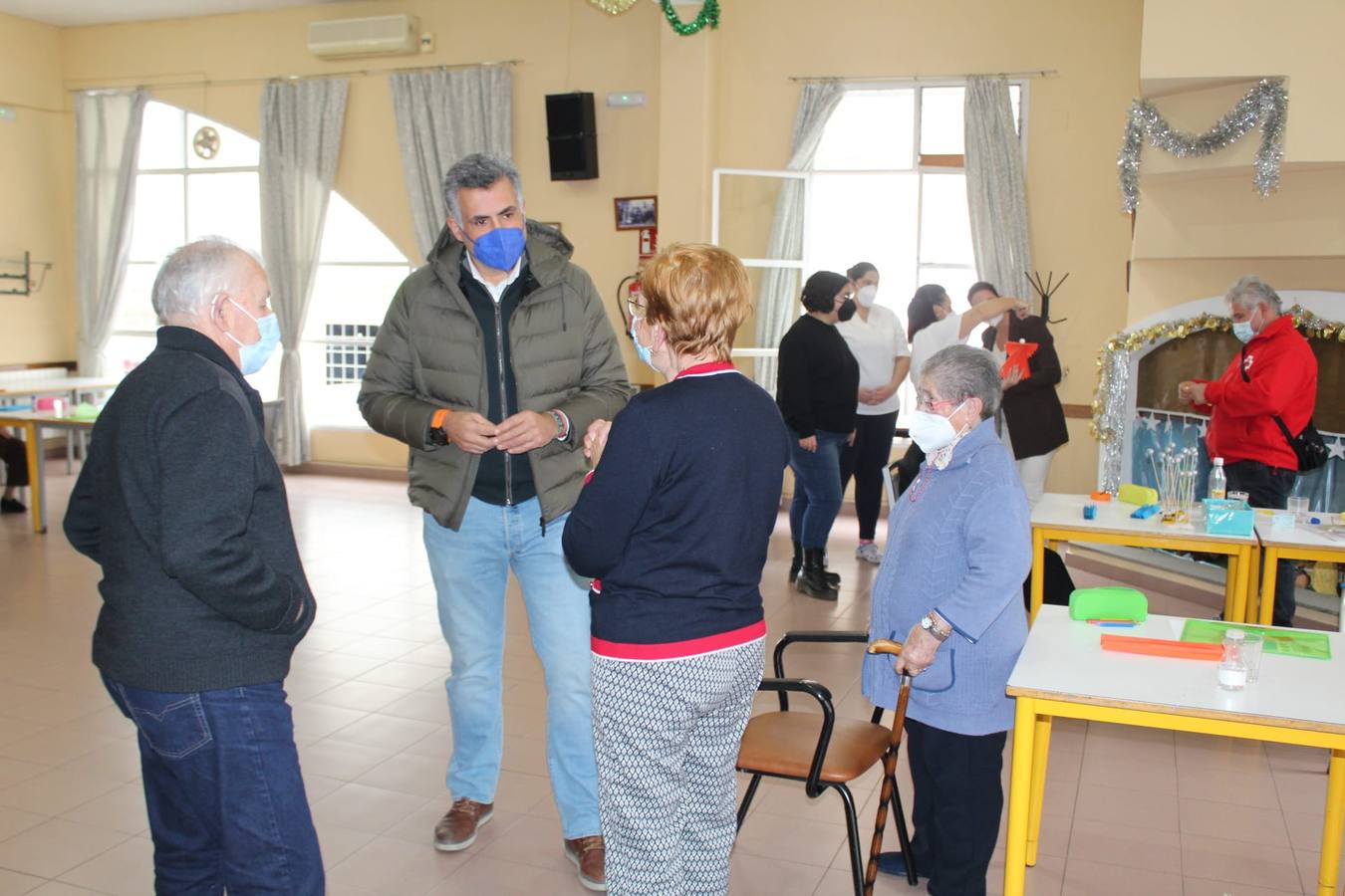 Visita del alcalde al Centro de Día gestionado por Cruz Roja