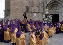 Salida de la Catedral de las imágenes de la Pasión de Cristo.