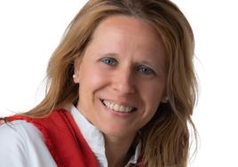 Patricia Alfonso, Abanderada oficial.