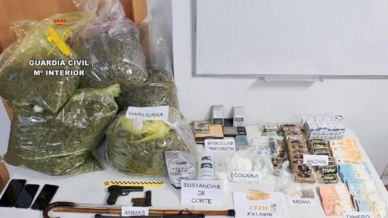La Guardia Civil y la UOPJ de Coria desarticulan un grupo criminal que traficaba con drogas