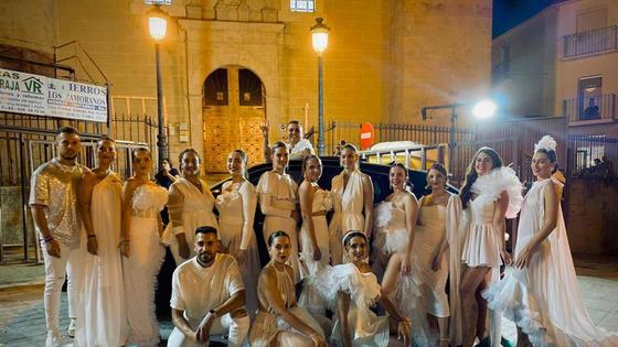 Moda, música y hasta un Maserati en el desfile de J.Hernández en Torrejoncillo