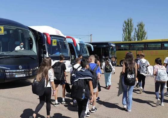El IES Alagón actualiza el horario de transporte escolar