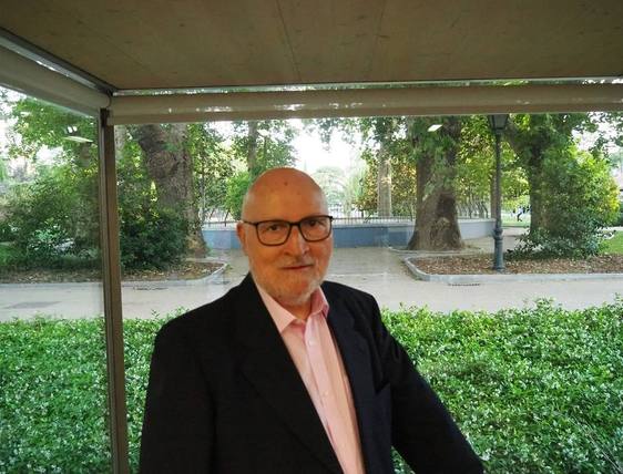 Emilio Pascual presentará «El gabinete mágico: libro de las Bibliotecas imaginarias» en la biblioteca de Coria