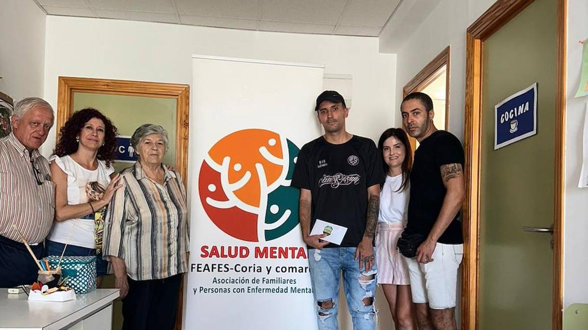 Jorge La Pampara dona 710 euros a Feafes Coria
