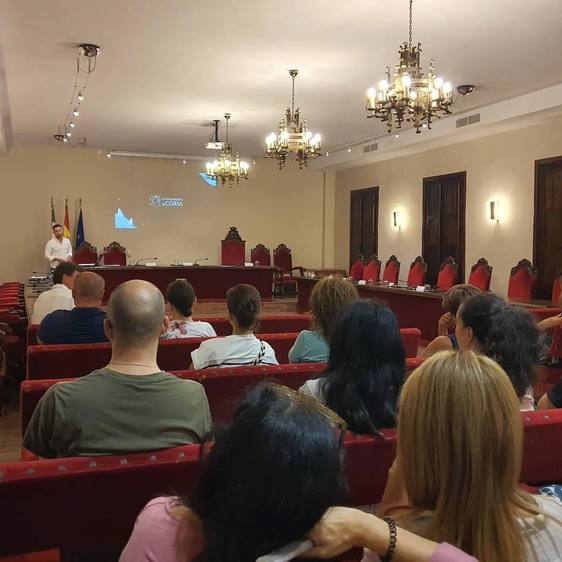 El departamento de desarrollo local y comercio prepara la campaña de Navidad