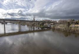 Río Alafón a su paso por Coria.