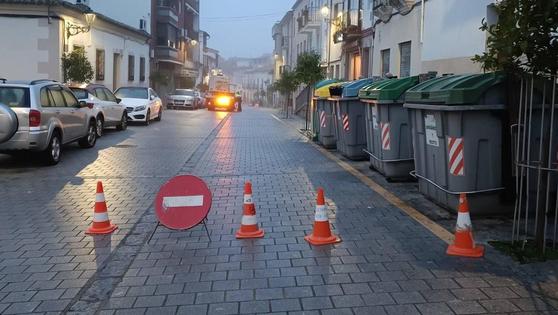 Continúa el montaje del alumbrado navideño en las calles de Coria