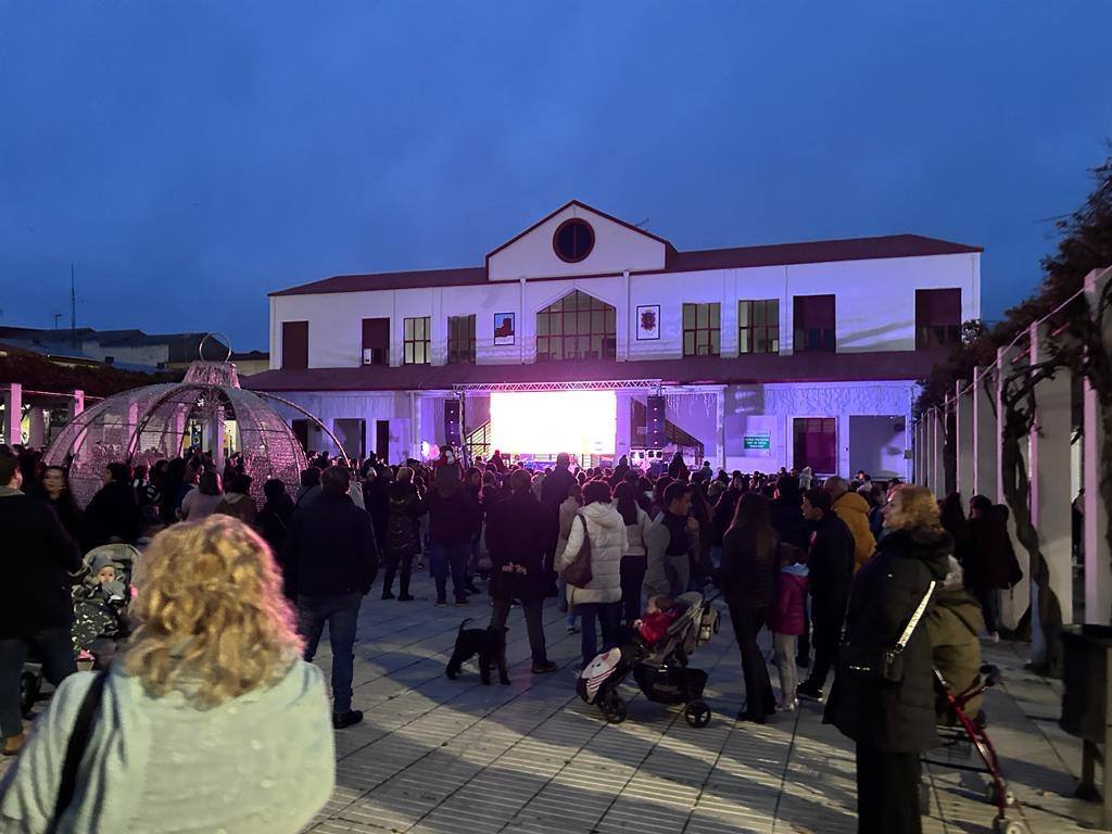 Coria da la bienvenida a la Navidad con el encendido de luces