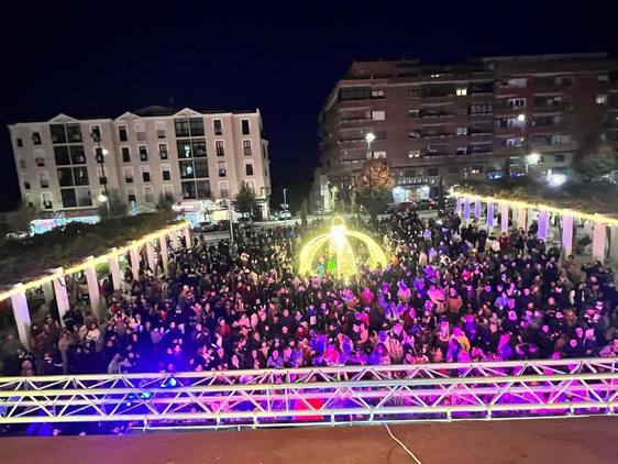 Descubre cómo se ha vivido el encendido de las luces de Navidad en Coria