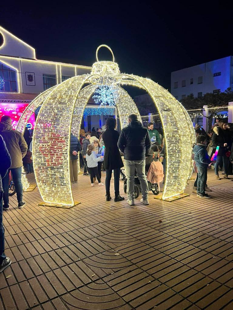 Coria da la bienvenida a la Navidad con el encendido de luces