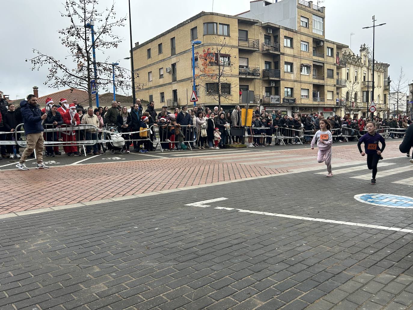 Participación masiva en la San Silvestre de Coria 2023