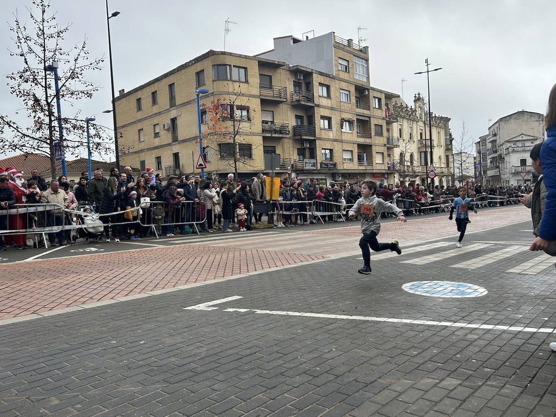 Participación masiva en la San Silvestre de Coria 2023