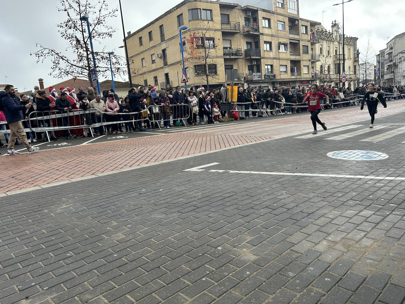 Participación masiva en la San Silvestre de Coria 2023