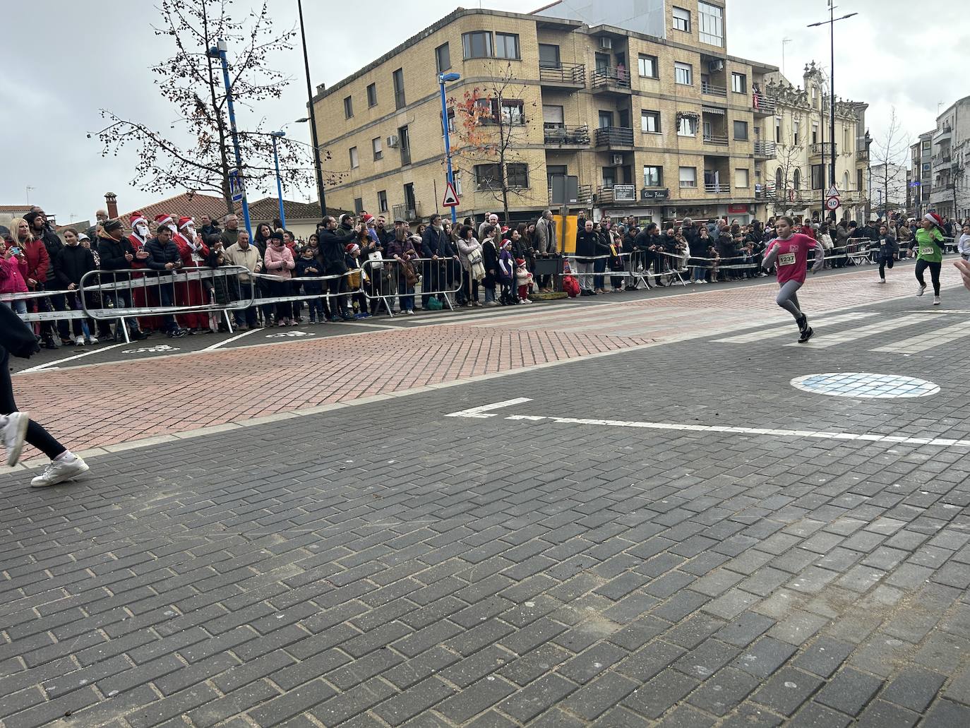 Participación masiva en la San Silvestre de Coria 2023