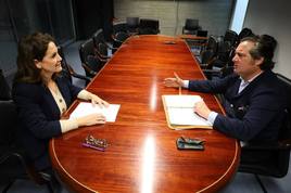 Reunión de ambos cargos.