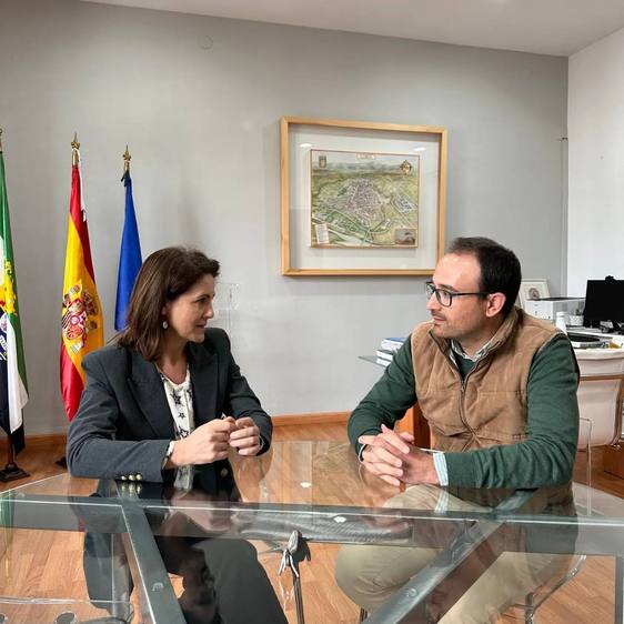 El Director General de la PAC visita Coria tras las protestas de los agricultores