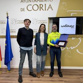 resentación en Coria de La Vuelta.