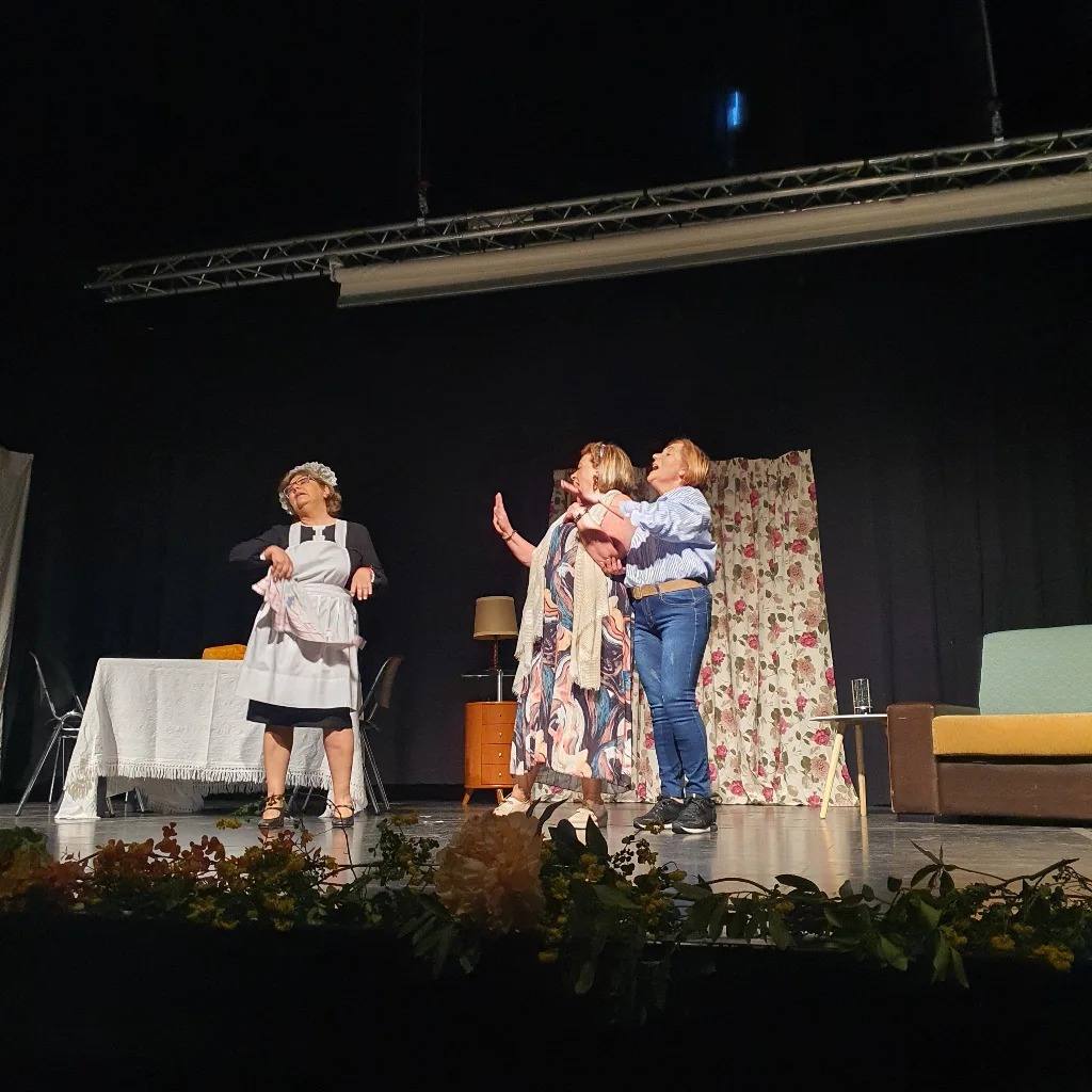 Josefa Gonzalo protagoniza el Acto Homenaje de la Asociación de Mujeres de Coria y Comarca