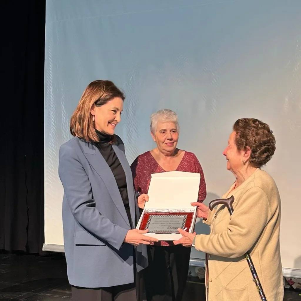 Josefa Gonzalo protagoniza el Acto Homenaje de la Asociación de Mujeres de Coria y Comarca