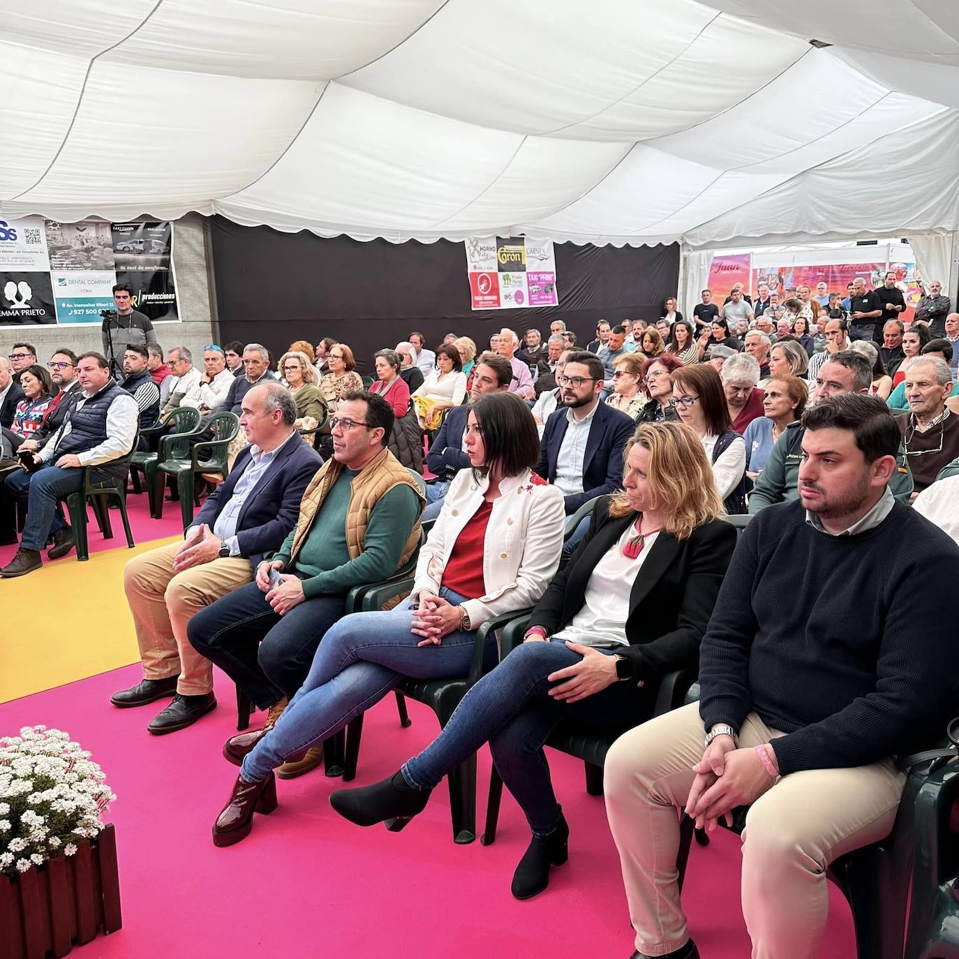 Miles de personas han disfrutado de la VIII Feria del Toro de Coria