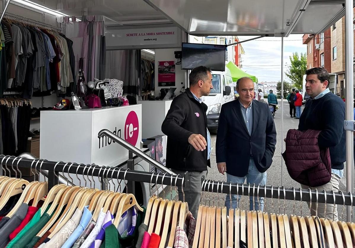 'Moda-Re' de Cáritas cambia su ubicación en el mercadillo semanal