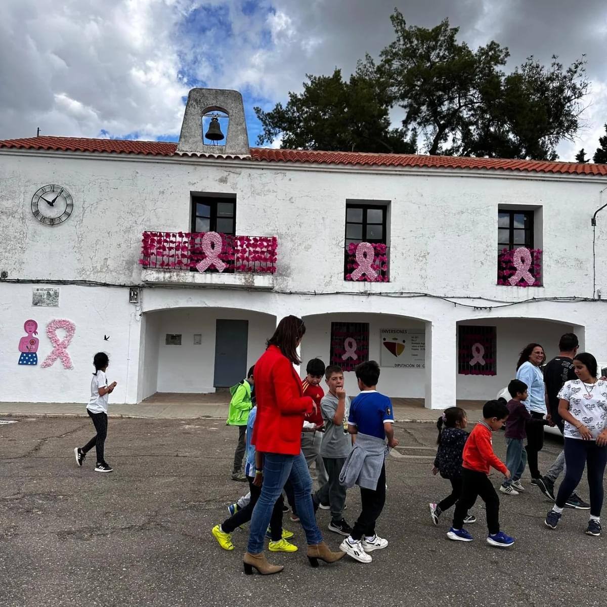 Vecinos del Rincón del Obispo asisten a su IX Festival de las Flores