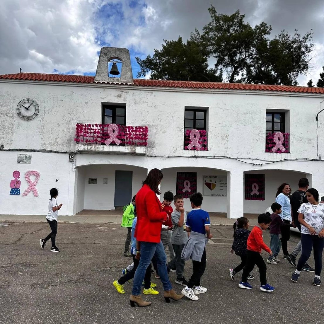 Vecinos del Rincón del Obispo asisten a su IX Festival de las Flores