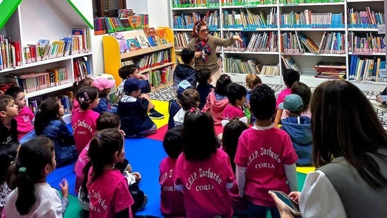 La biblioteca prepara mayo con actividades con todos los públicos