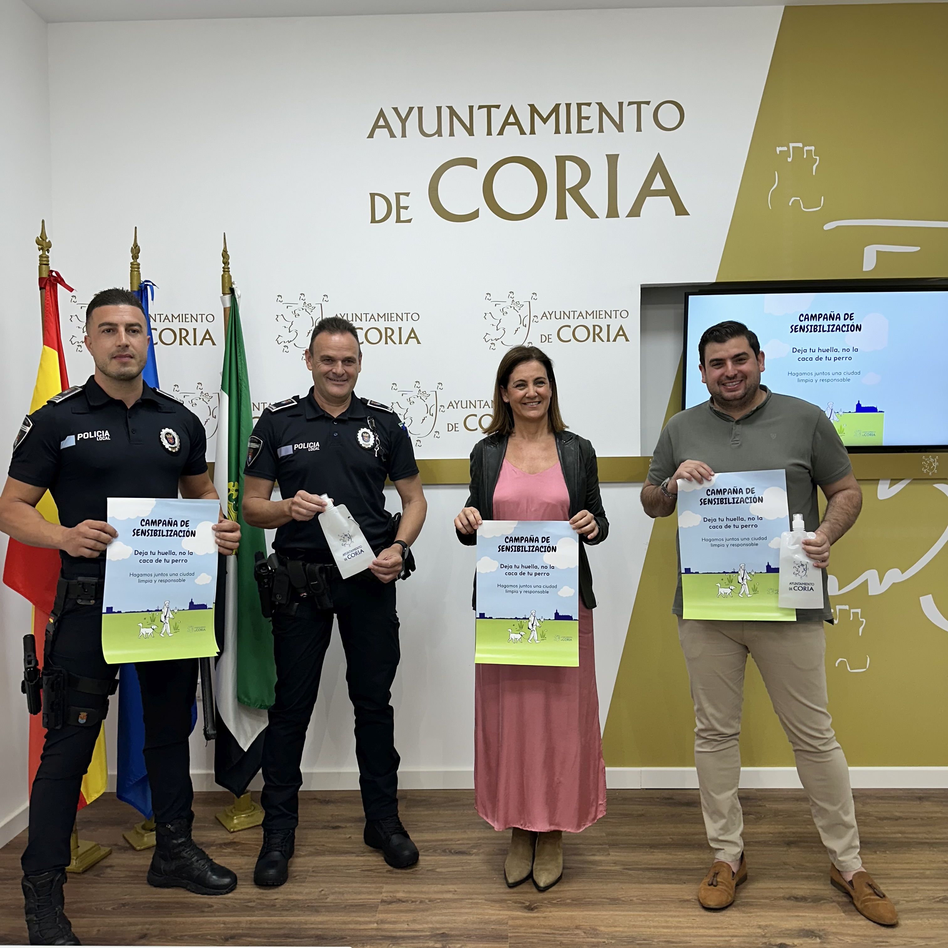 Multas de hasta 3.000 euros para las personas que no recojan las heces de sus perros