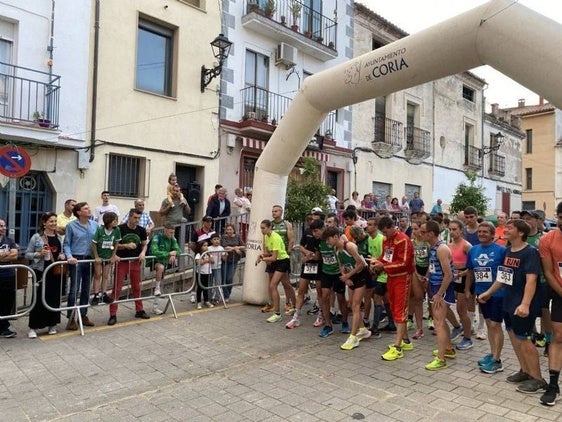 Cientos de caurienses participaran hoy en el XXXIX Cross Urbano «Ciudad de Coria»