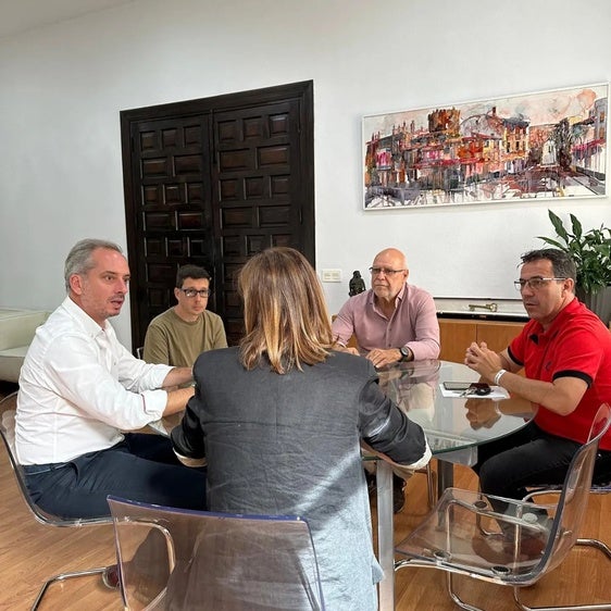 Coria y la Federación Extremeña de Caza exploran la apertura de una Oficina Local