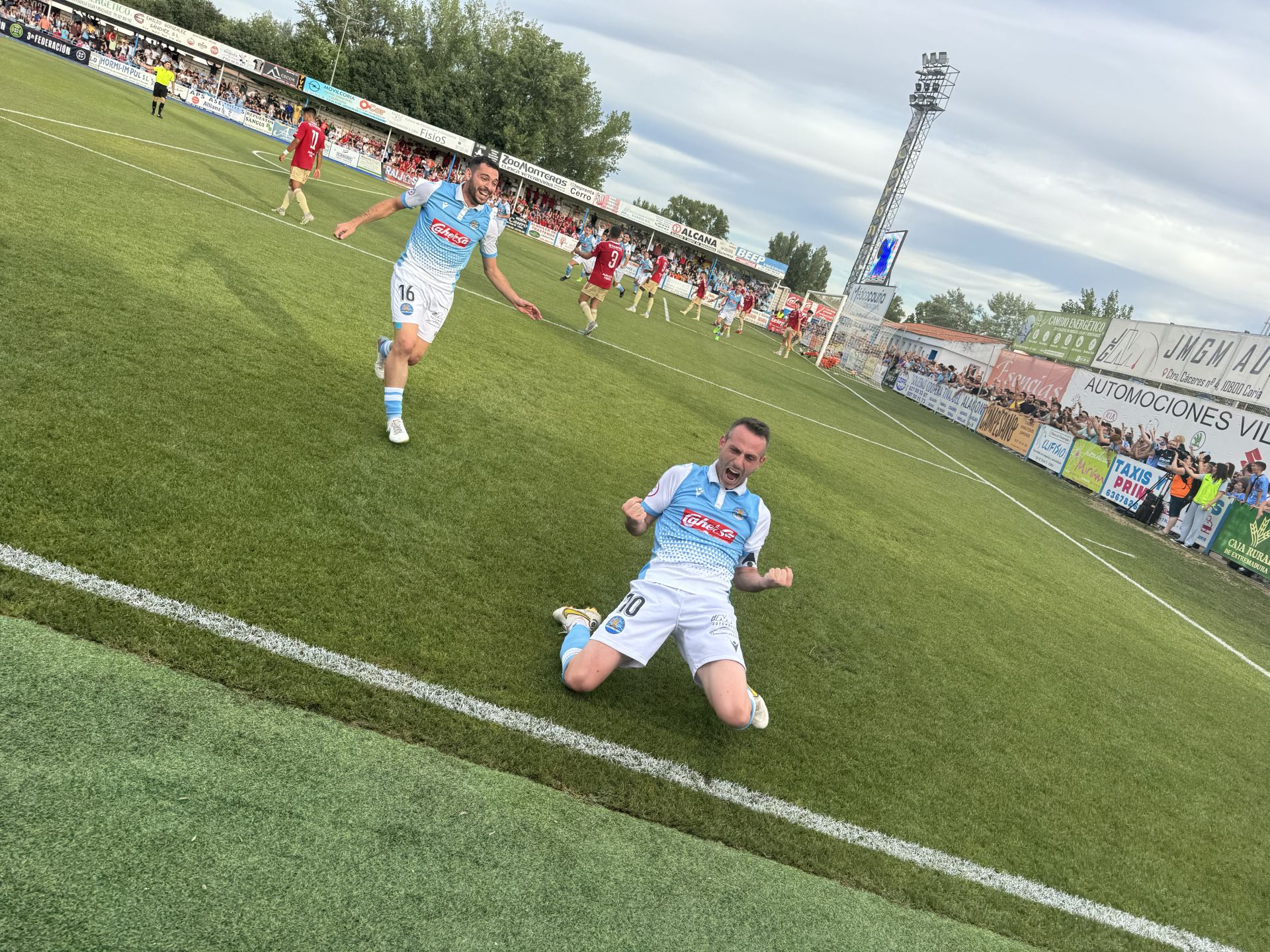 El Coria asciende a Segunda RFEF tras una contundente victoria ante el Real Murcia Imperial